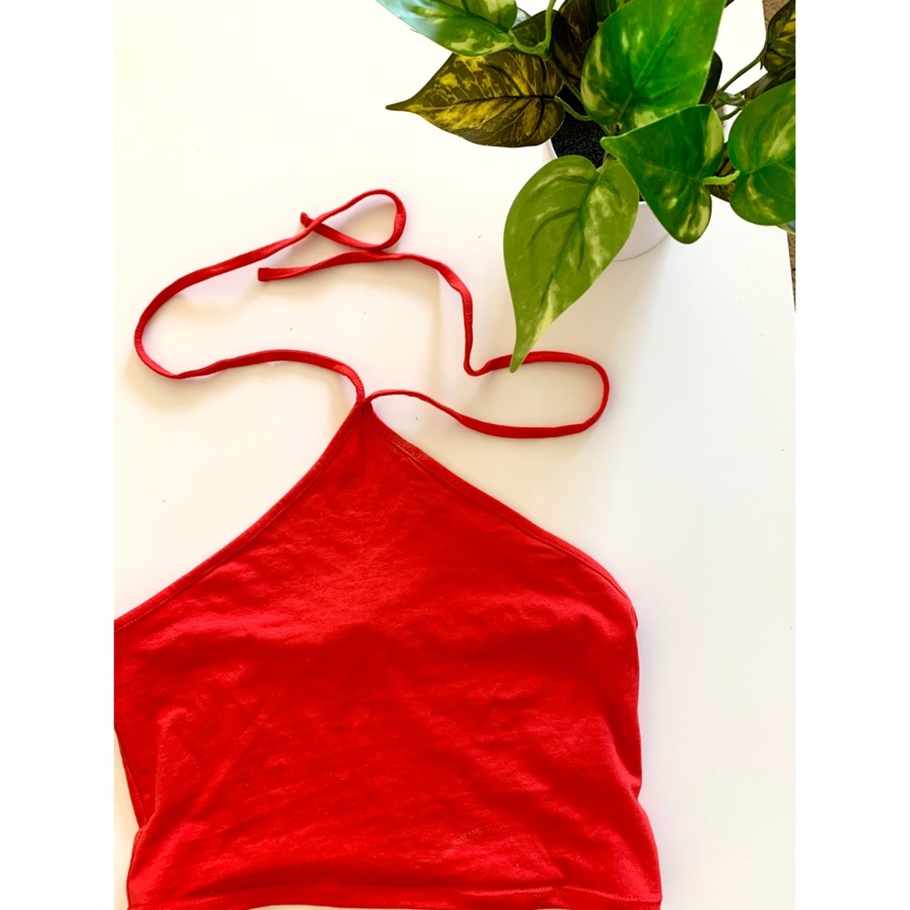 Red halter crop top!